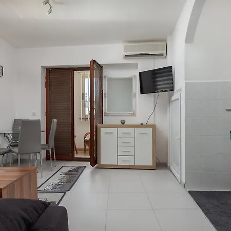 Top Central Apartments Appartamento Pola